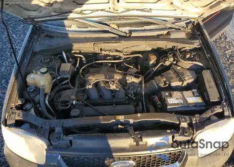 2004 Ford Escape Xlt z USA, uszkodzony, nr VIN 1FMCU93184DA12594